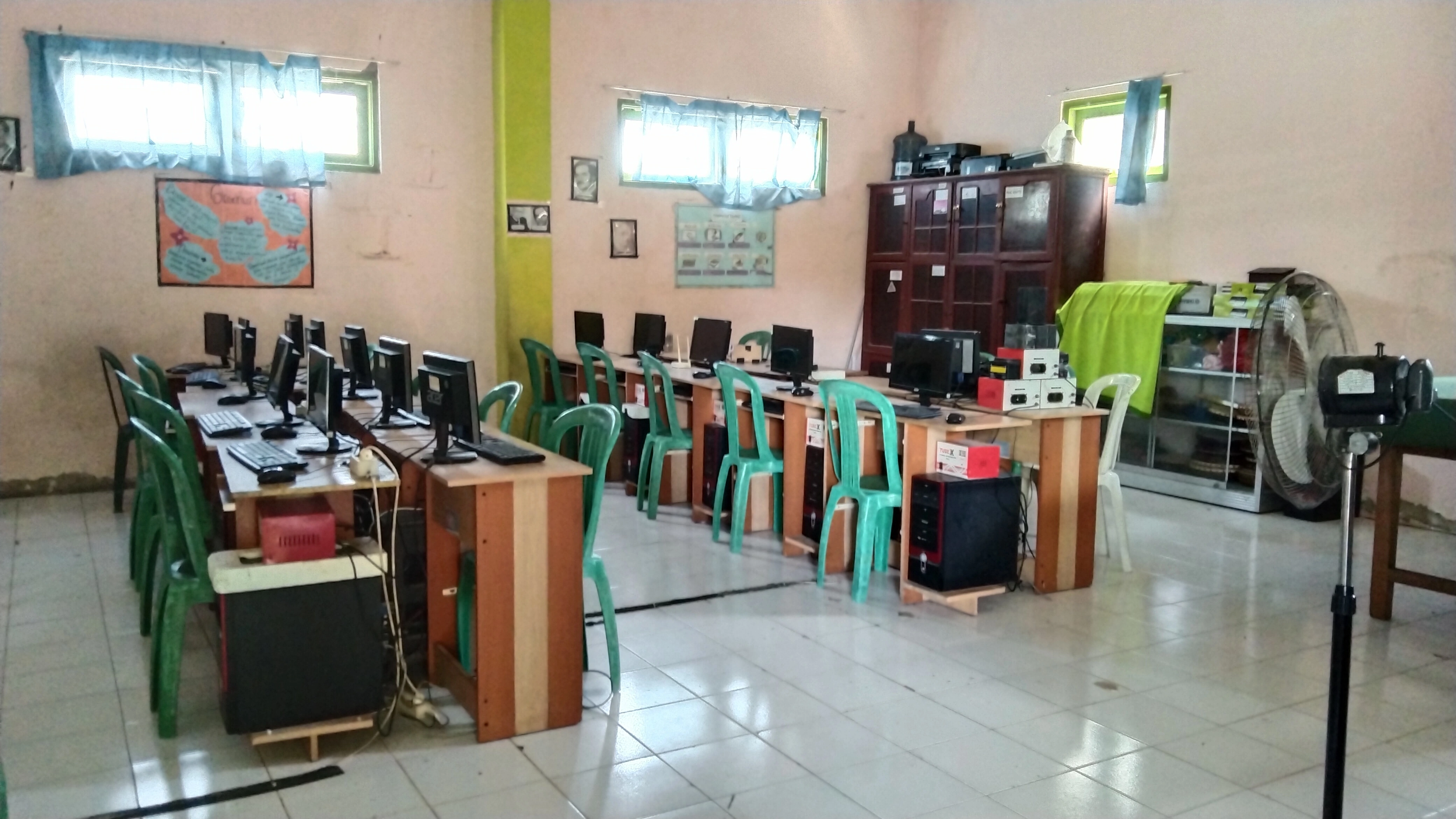 LABORATORIUM KOMPUTER